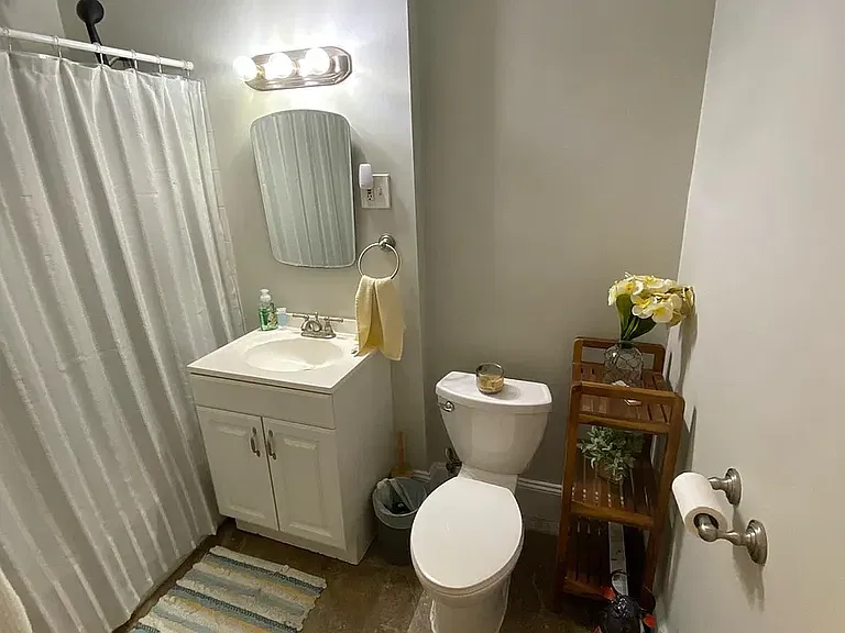360 Tappan St #B — Photo 8