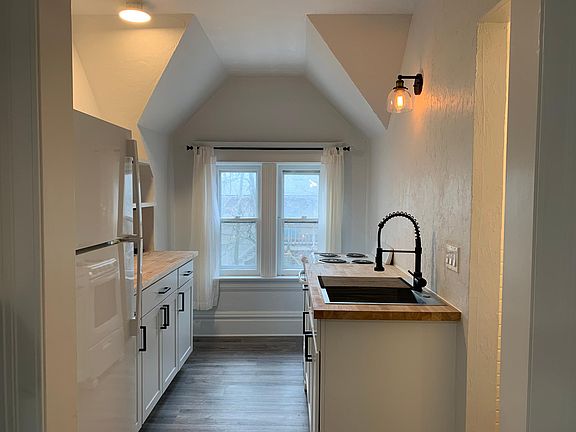 3rd image of 402 S 2nd St W #1