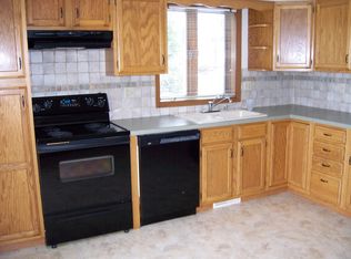 211 N Brookwood Dr, Mount Horeb, WI 53572