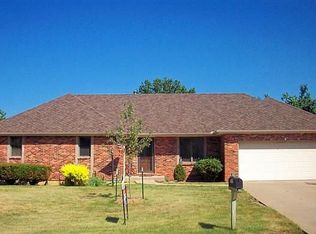505 Hummingbird Ct, Saint Joseph, MO 64506