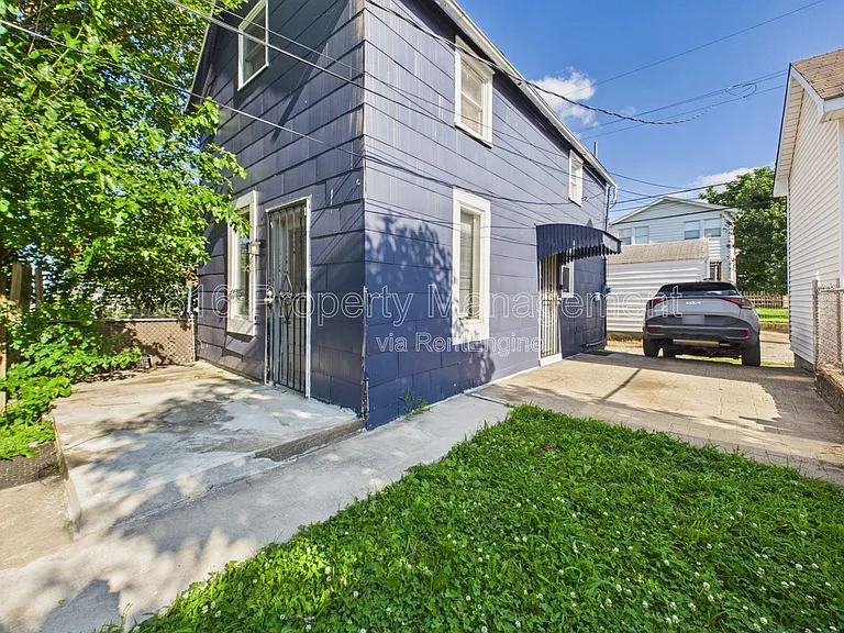 525 Splitlog Ave #R — Photo 17