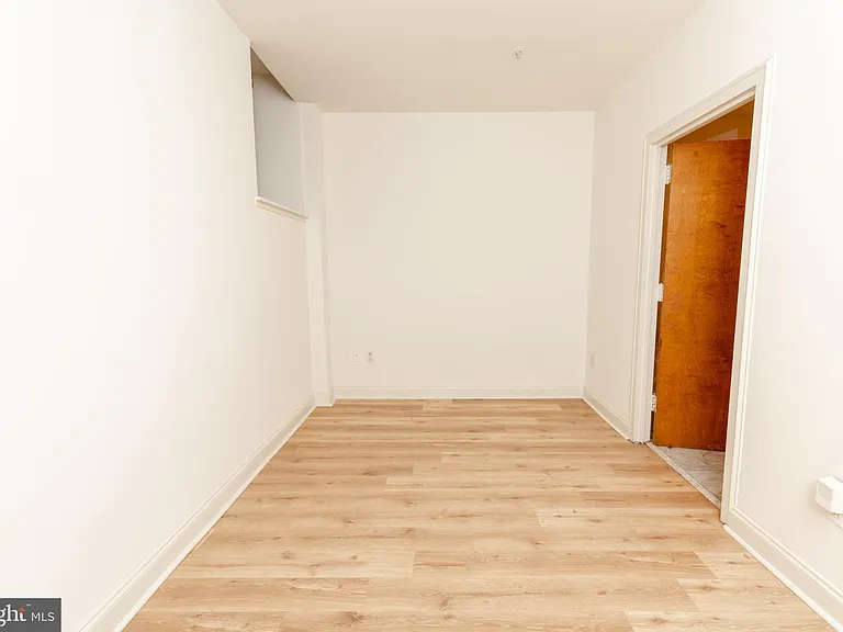 1411-2 Walnut St #1206 — Photo 12