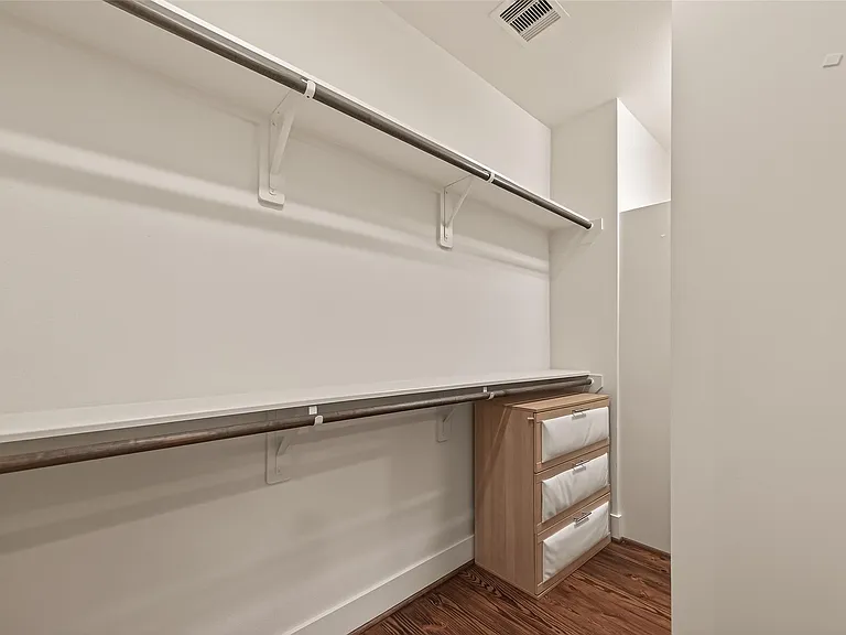 1510 Crockett St #B — Photo 32