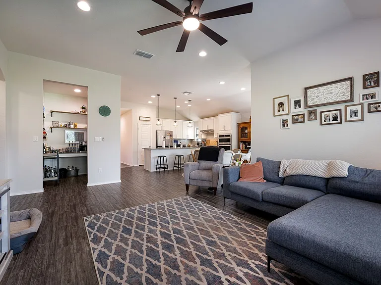 9018 Canopy Bnd — Photo 11