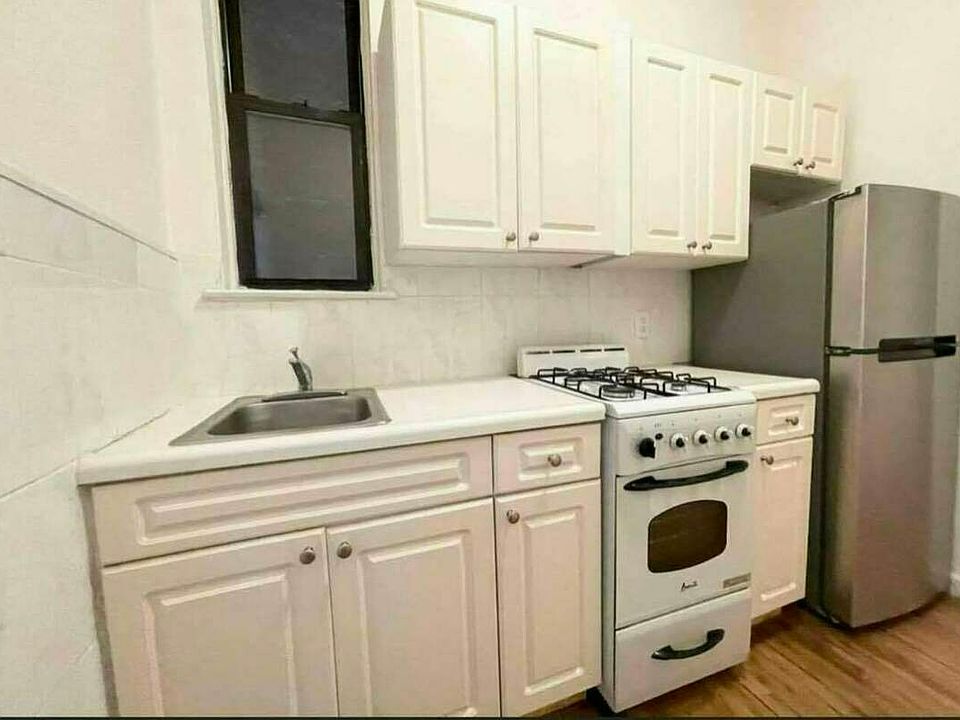 1st image of 328 E 85th St APT 1A