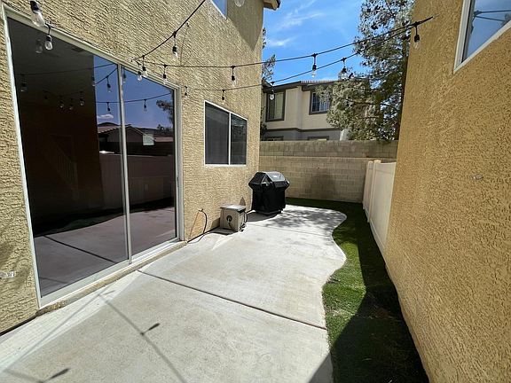 5th image of 9543 Wooded Heights Ave