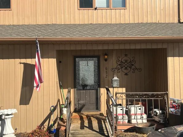 652 Fox Meadow Rd, Elizabethton, TN 37643