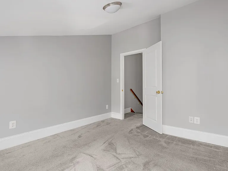 104 S Carrollton Ave — Photo 20