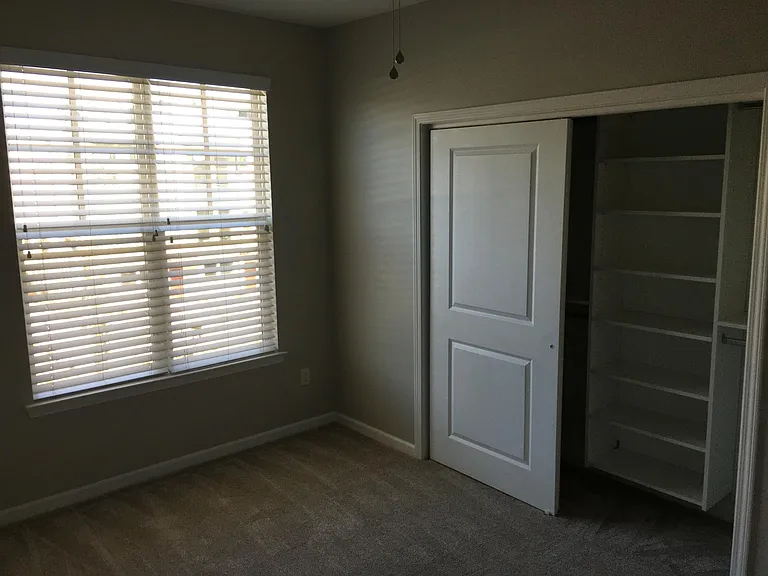 1616 Walnut View Dr — Photo 18