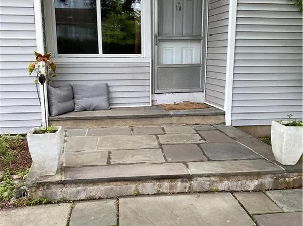 63 Ward St APT 1A, Norwalk, CT 06851