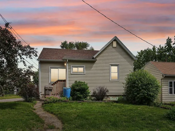 308 7th St NW, New Brighton, MN 55112