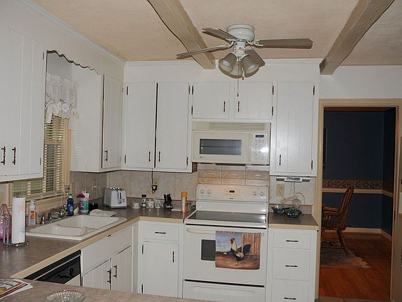 Eat In Kitchen