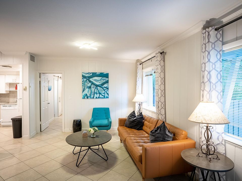 1st image of 602 NE 27th St #1