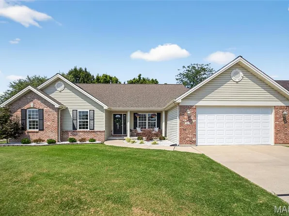 1417 Shelby Point Dr, O'Fallon, MO 63366