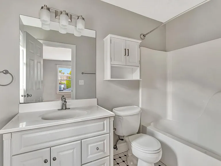 3520 Elkins Ave — Photo 11