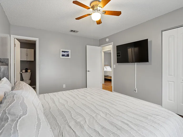 2222 Cypress Landing Dr — Photo 6