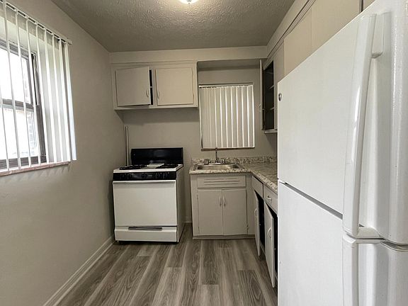 4th image of 13700 Dexter Ave APT 102