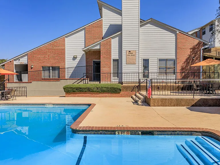 Sunridge Apartments — Photo 15