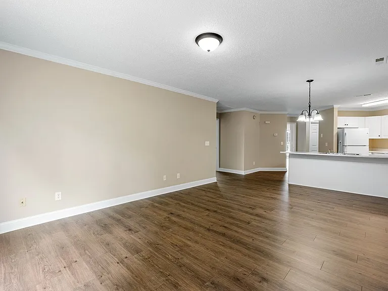 10 Whitfield Way — Photo 6
