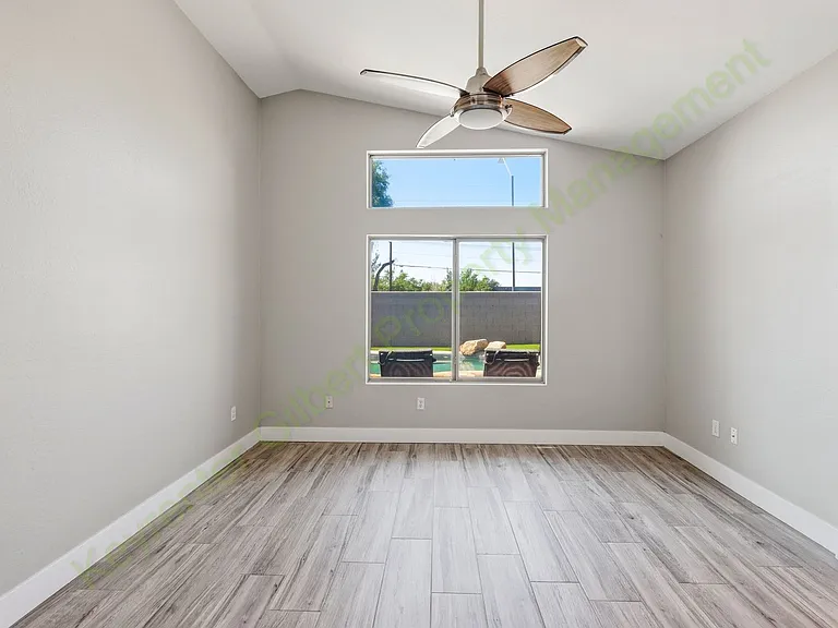 517 W Princeton Ave — Photo 22