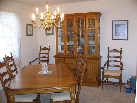 2nd image of 413 Idlebrook Dr
