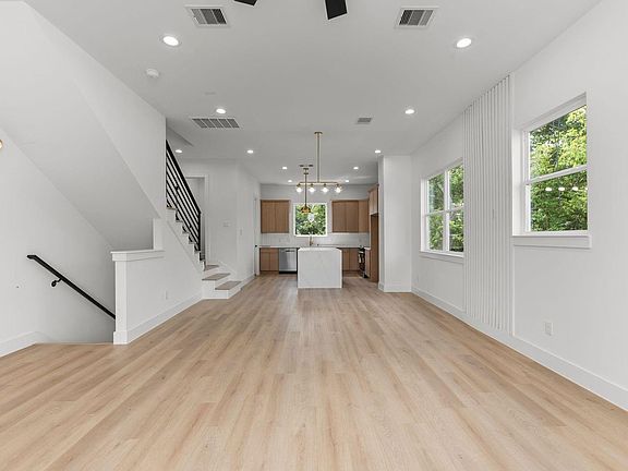 5th image of 3344 Sauer St