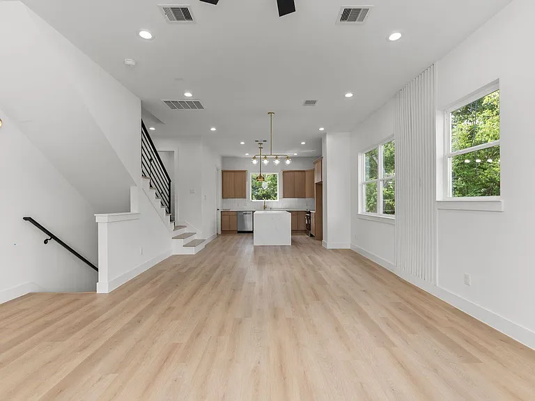 3344 Sauer St — Photo 5