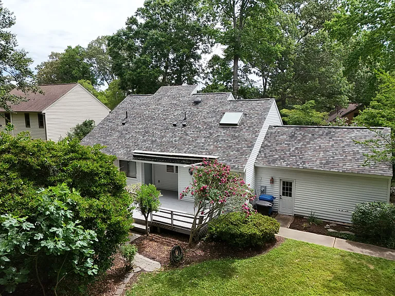 1044 Commodore Dr — Photo 46