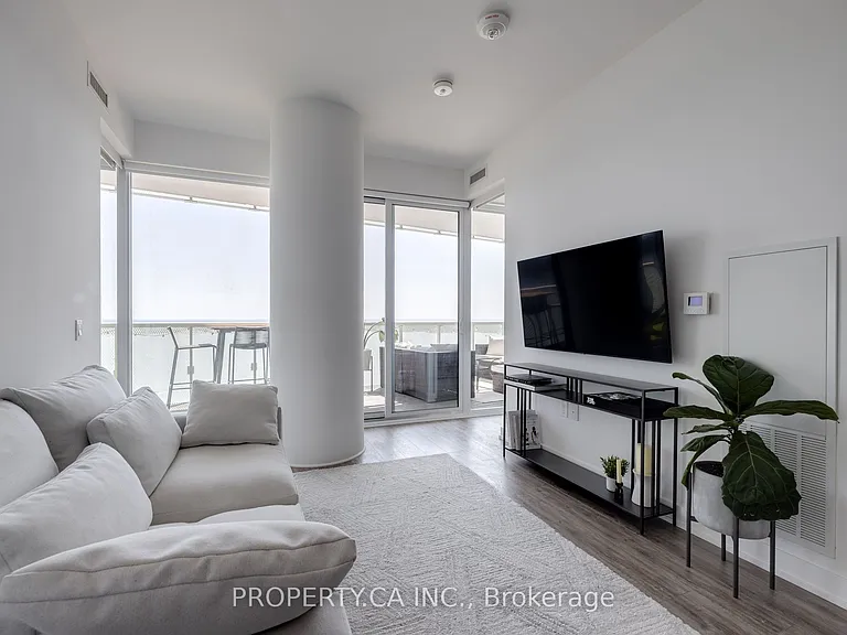 15 Queens Quay E #2203 — Photo 6