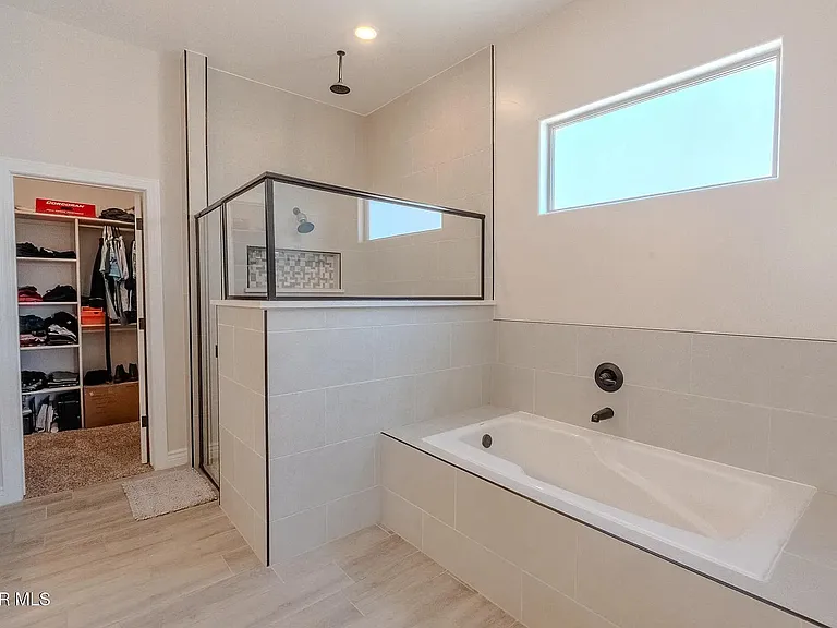 13364 Emerald Glass Dr — Photo 13