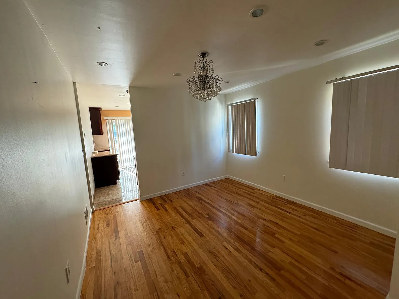 3 bed, 1400 sqft, $3,500 — Photo 2