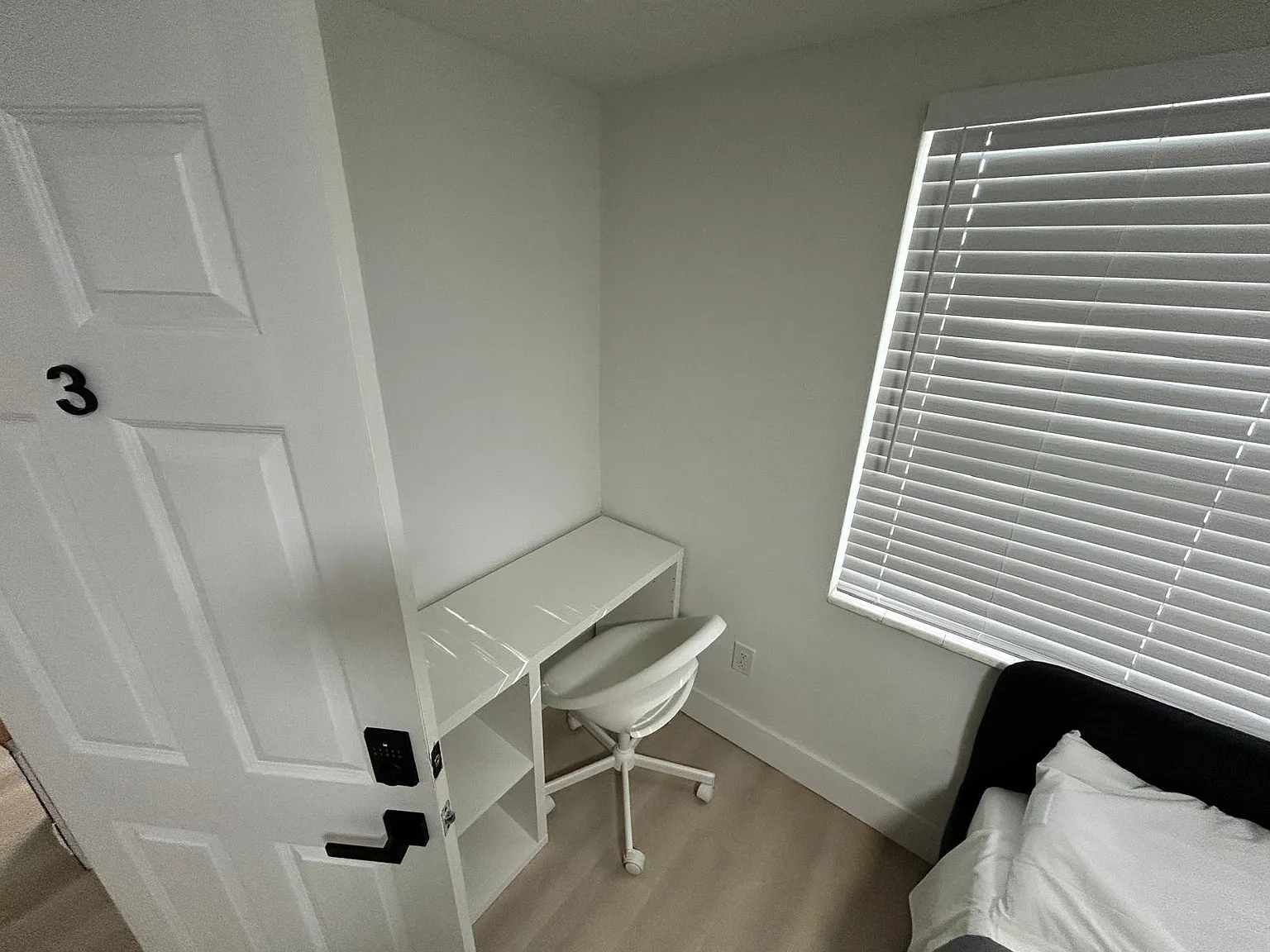 4 bed, 2.5 bath, 1600 sqft, $884 — Photo 2