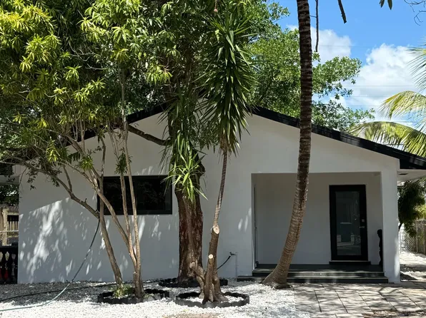 1945 NW 47th St, Miami, FL 33142