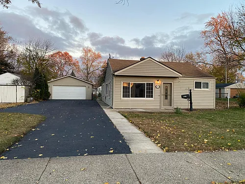 5696 Nightingale St Photo 1