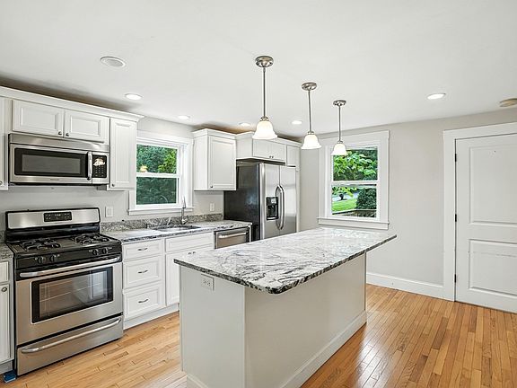 2nd image of 271 Cordaville Rd