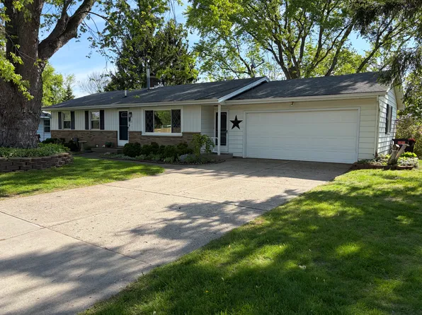 212 Vine St SE, Caledonia, MI 49316