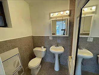 Rented by KNOCKKNOCK LLC