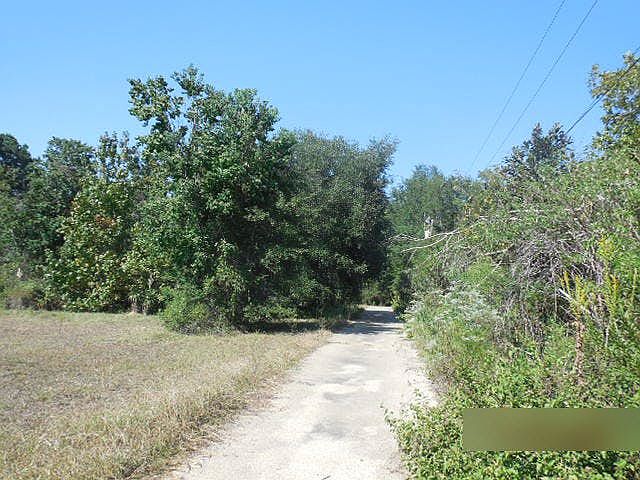 2nd image of 3825 Bienville Rd