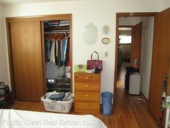 2nd image of 2333 NE 55th St #24101