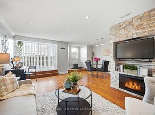 1055 Dundas St E UNIT 222, Mississauga, ON L4Y3X6