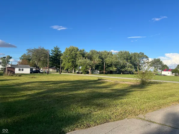 2426 N D St, Elwood, IN 46036