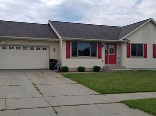 63 Dessa Rain Dr, Reedsburg, WI 53959