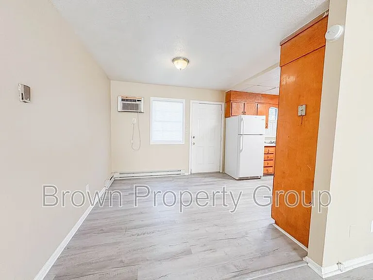 2310 Barrington Cir — Photo 3
