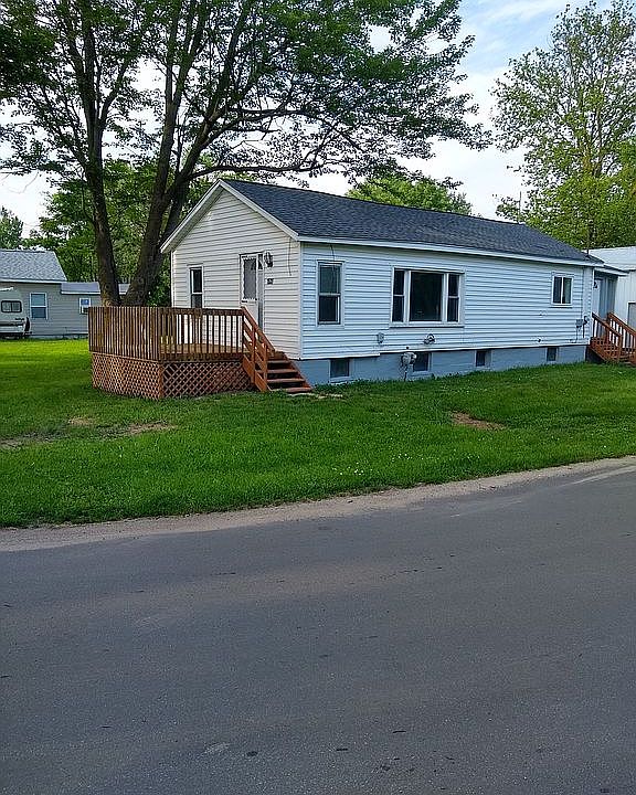 1st image of 1531 Shakespeare Ave