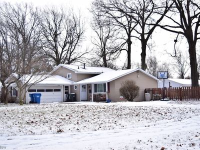 25197 Deerfield Dr, North Olmsted, OH, 44070