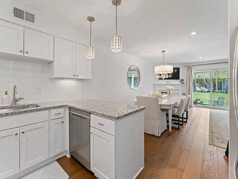 142 Shore Dr — Photo 7