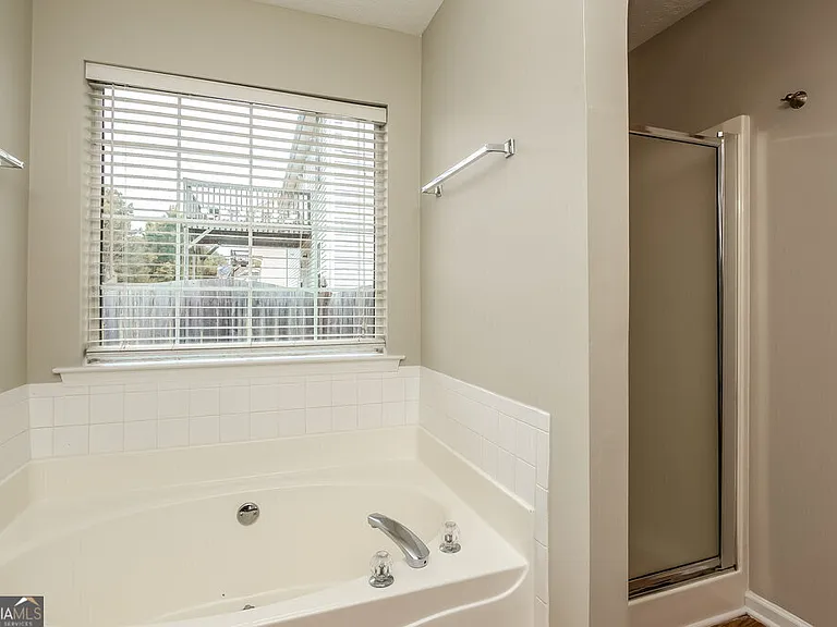6020 Winston Trce — Photo 12