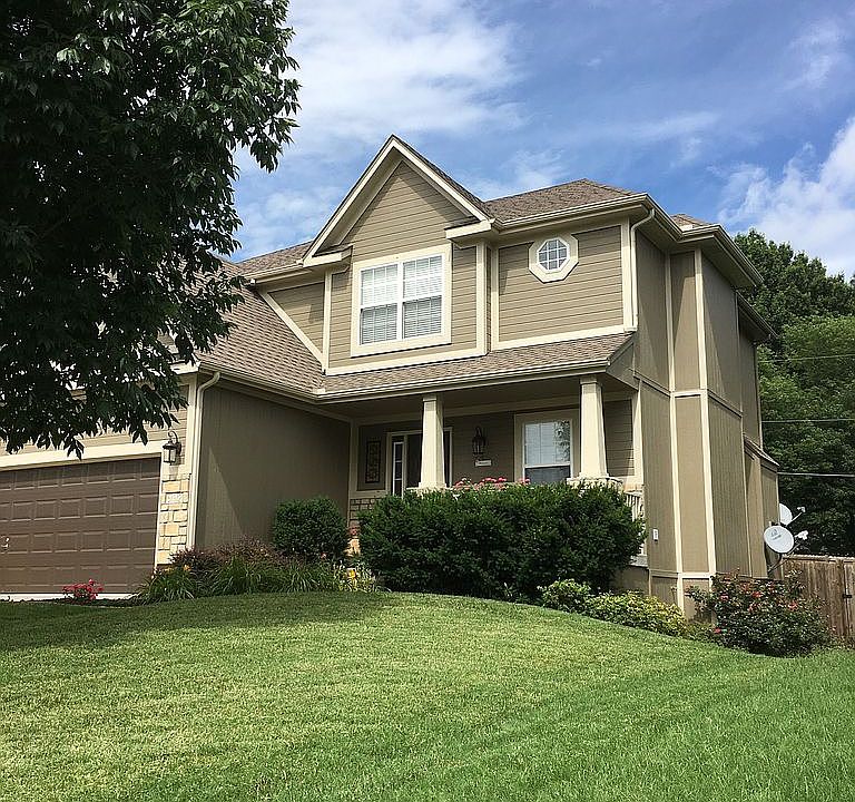 1st image of 532 NW Fox Hollow Ln