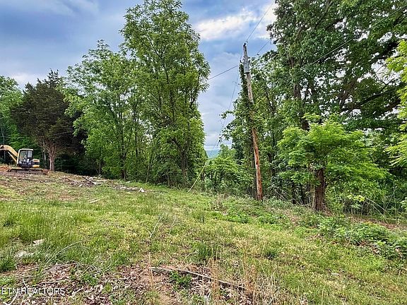 5th image of 1333 Pinecrest Rd