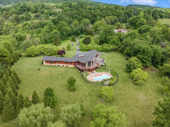 9237 Frostown Rd, Middletown, MD 21769